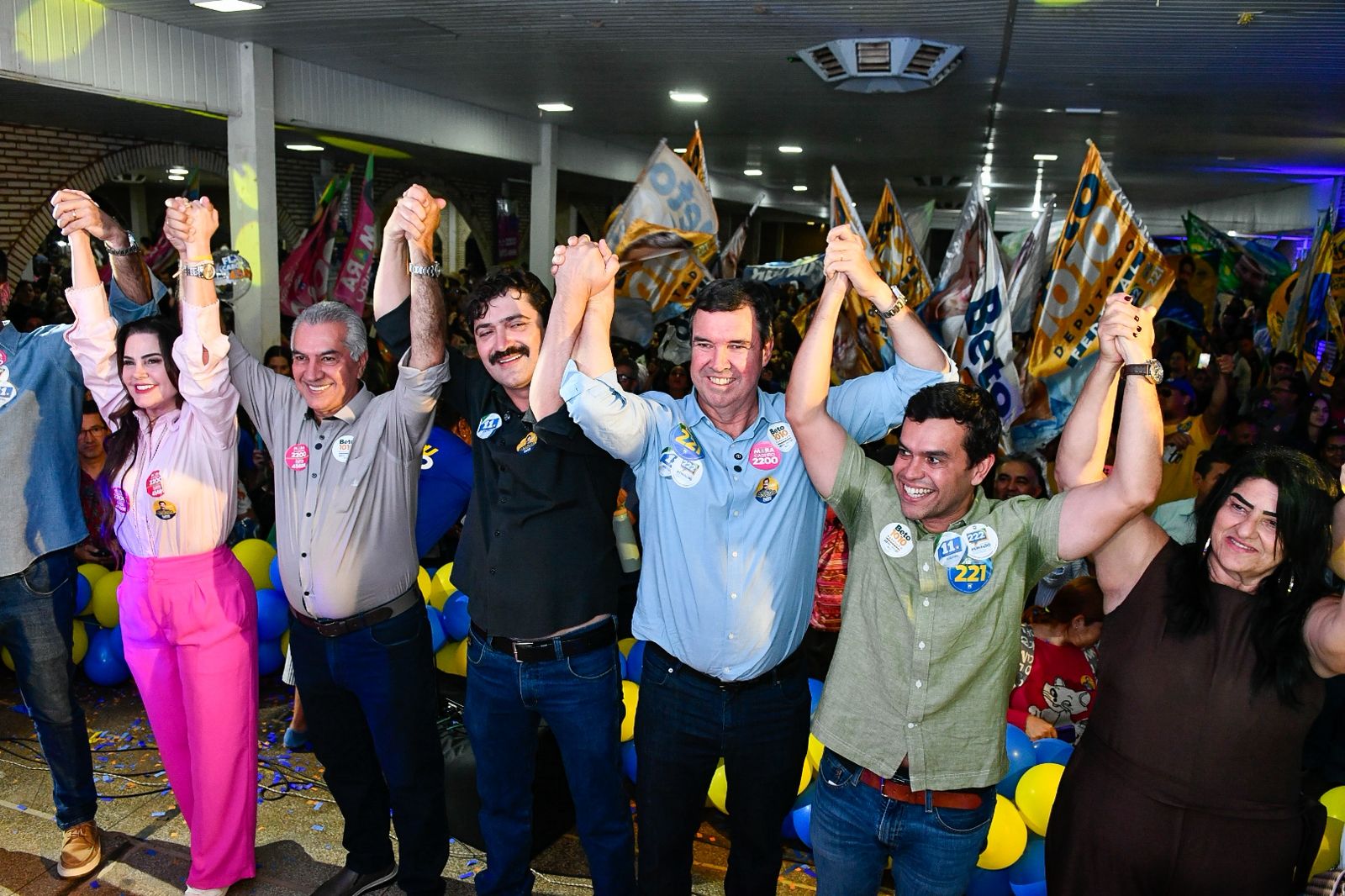 Em reunião com mais de 3 mil pessoas, Reinaldo recebe apoio e reafirma compromisso de lutar pelas pessoas