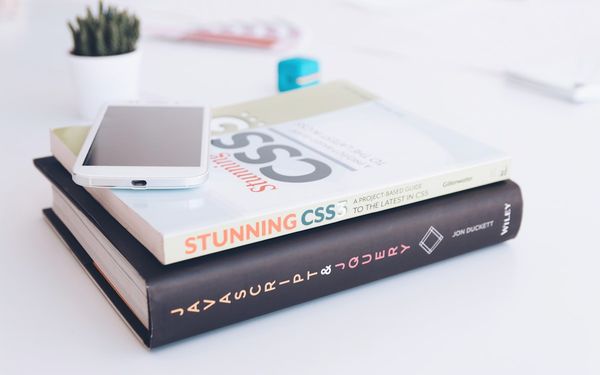 Tailwind CSS vs Classic CSS: The Right Choice