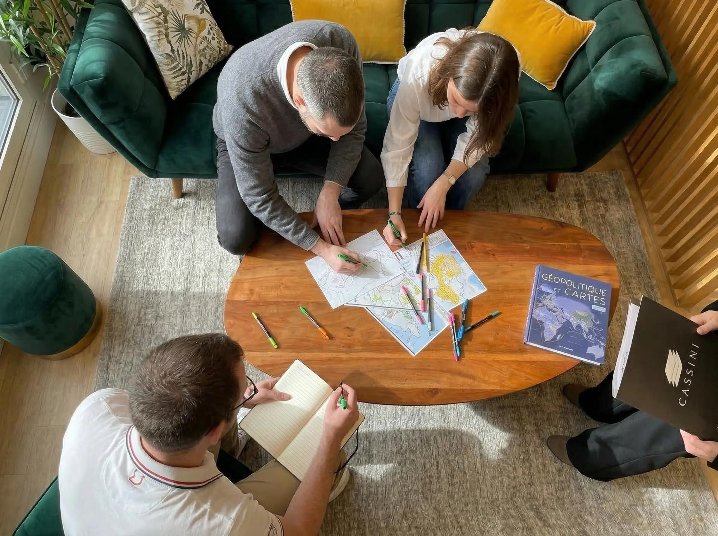 Équipe de cassini en train de travailler.