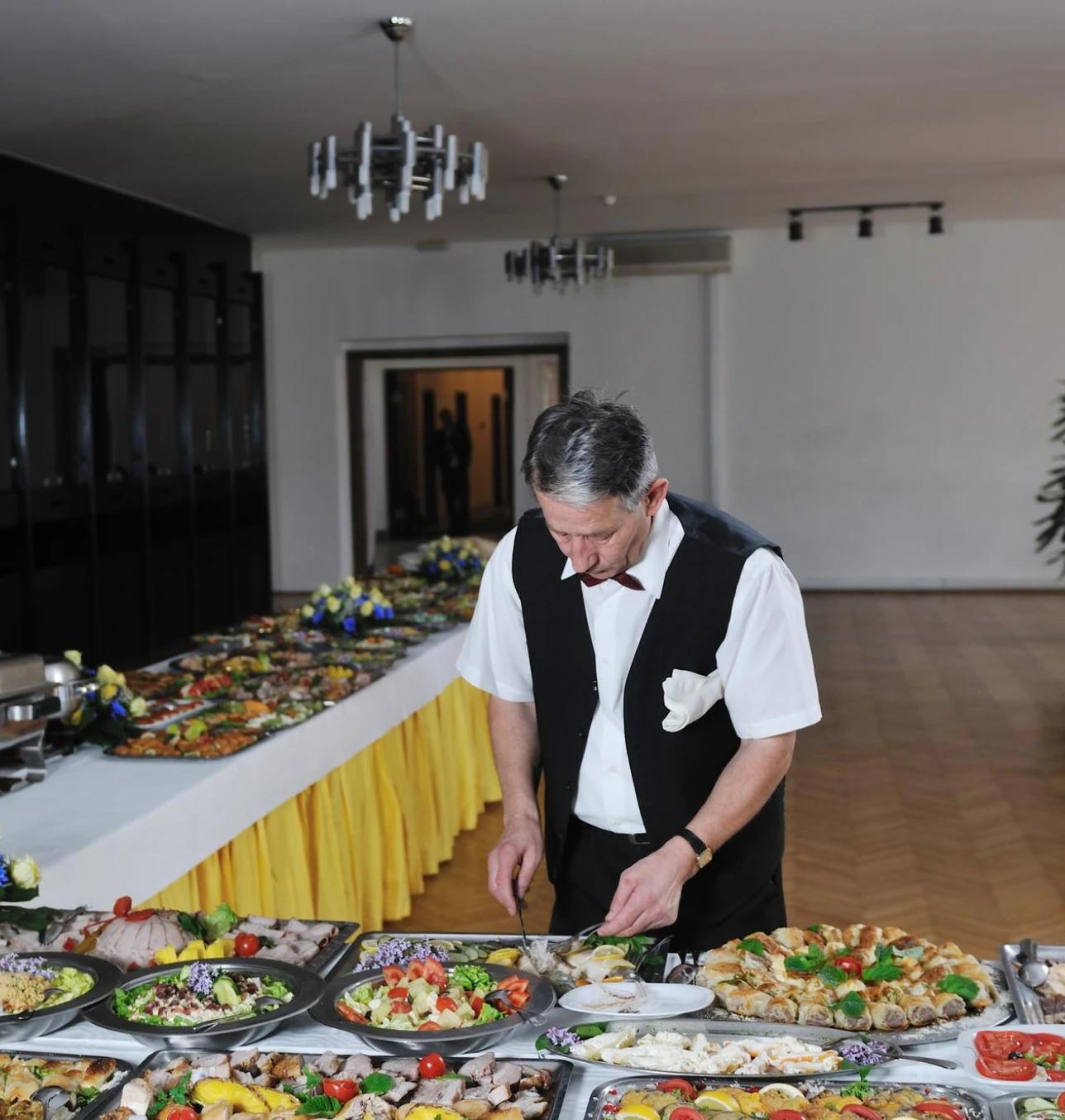 Business Line of Credit for Caterers — cover the event before the final payment lands