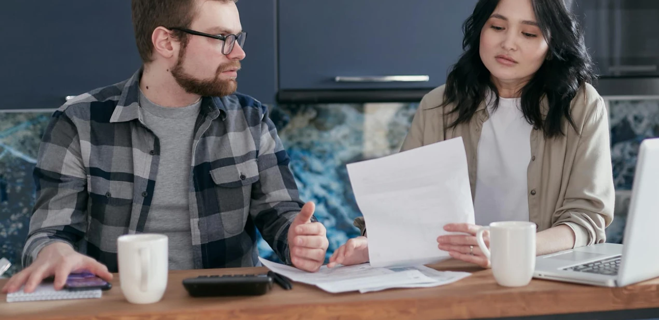 Line of Credit vs. Credit Card: What's the Real Difference?