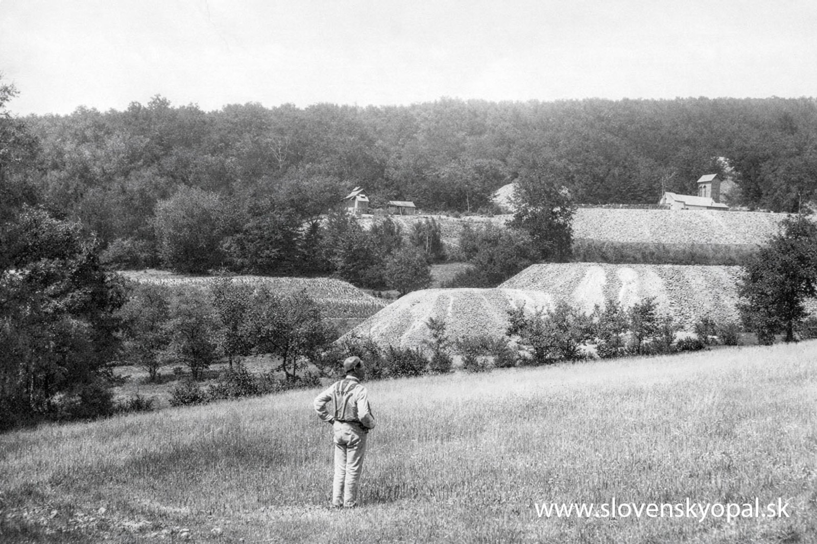 Južný segment prevádzkového centra : šachta Jozef (vľavo) a šachta Fedo (vpravo)  