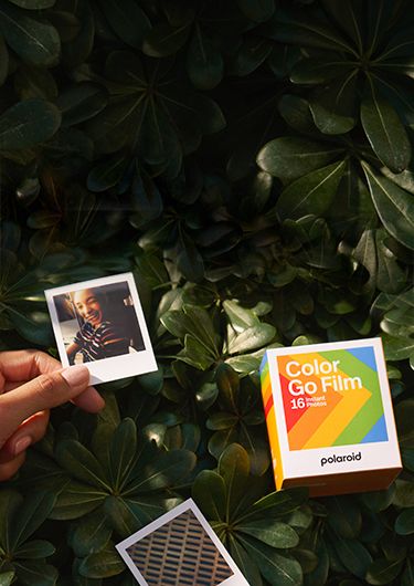Polaroid Go Generation 2 - Mini cámara de película instantánea - Rojo  (9098) - Solo compatible con Go Film