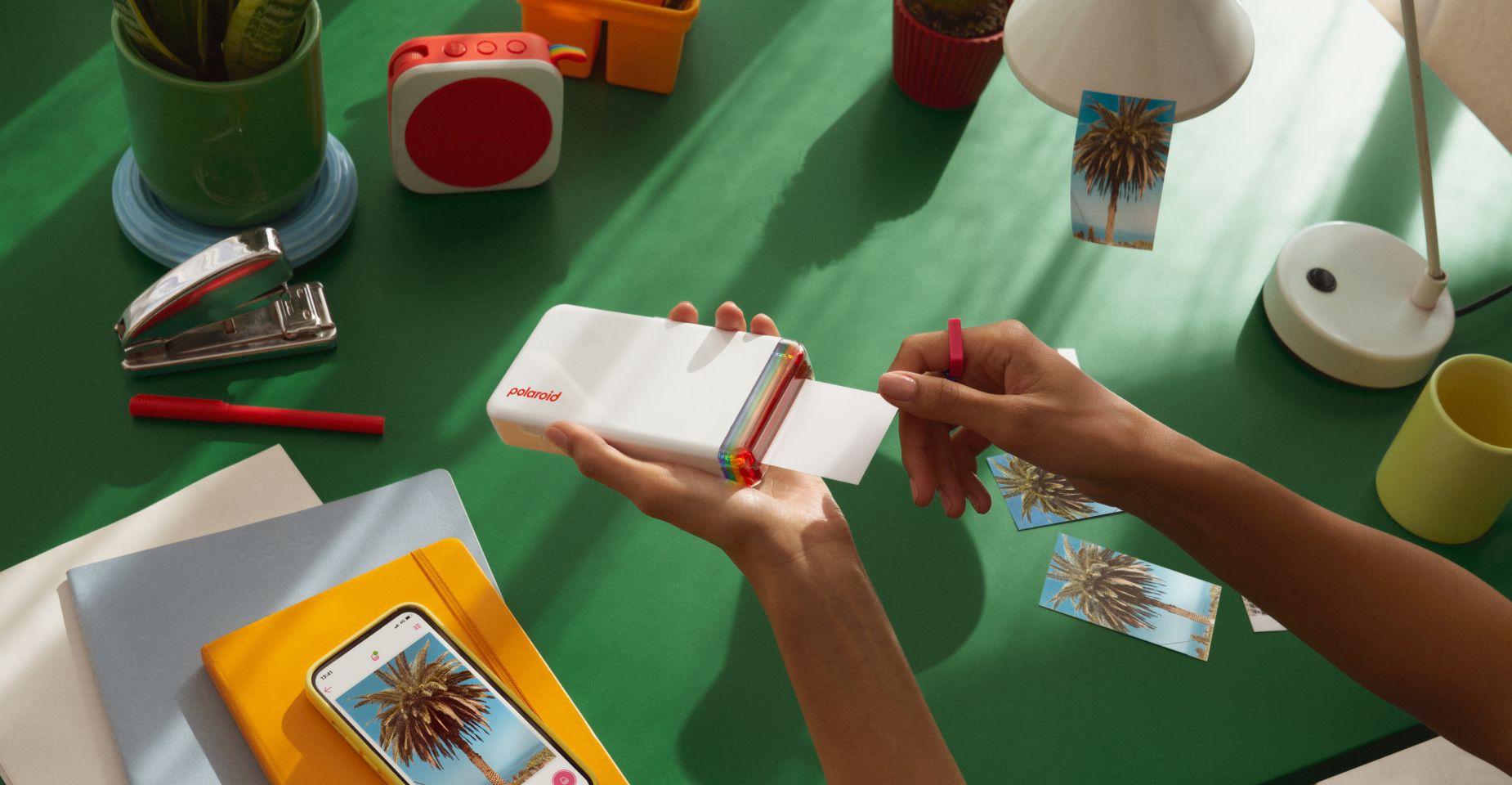 The Imaging World Polaroid Hi-Print - Bluetooth Connected 2x3 Pocket Phone  Photo Printer with 2 Polaroid Hi·Print 2x3 Paper Cartridges (40 Sheets)