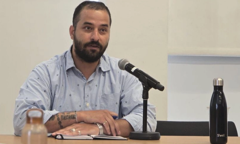 Wael Habbal delivering refugee discussion panel