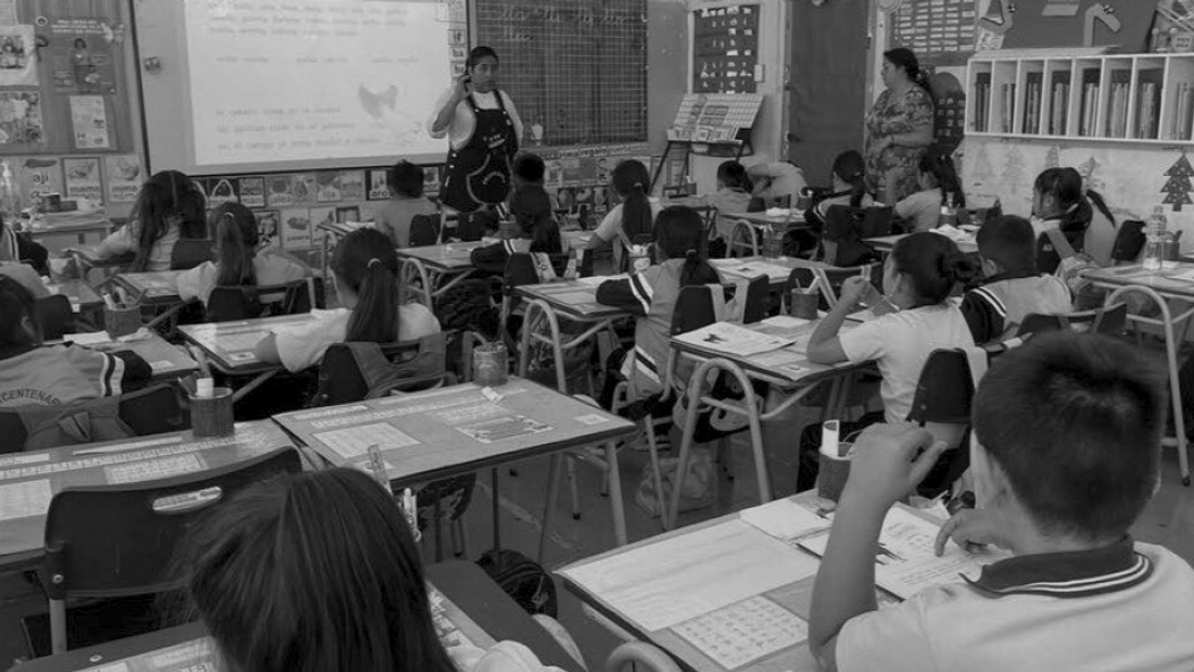 A class of young schoolchildren in Chile.