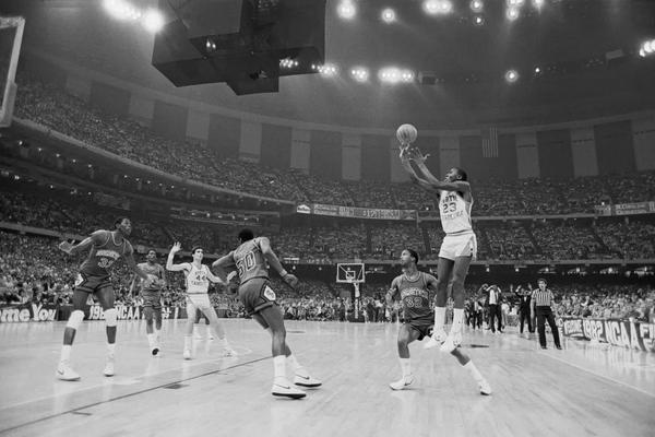 Michael Jordan UNC 'The Shot'