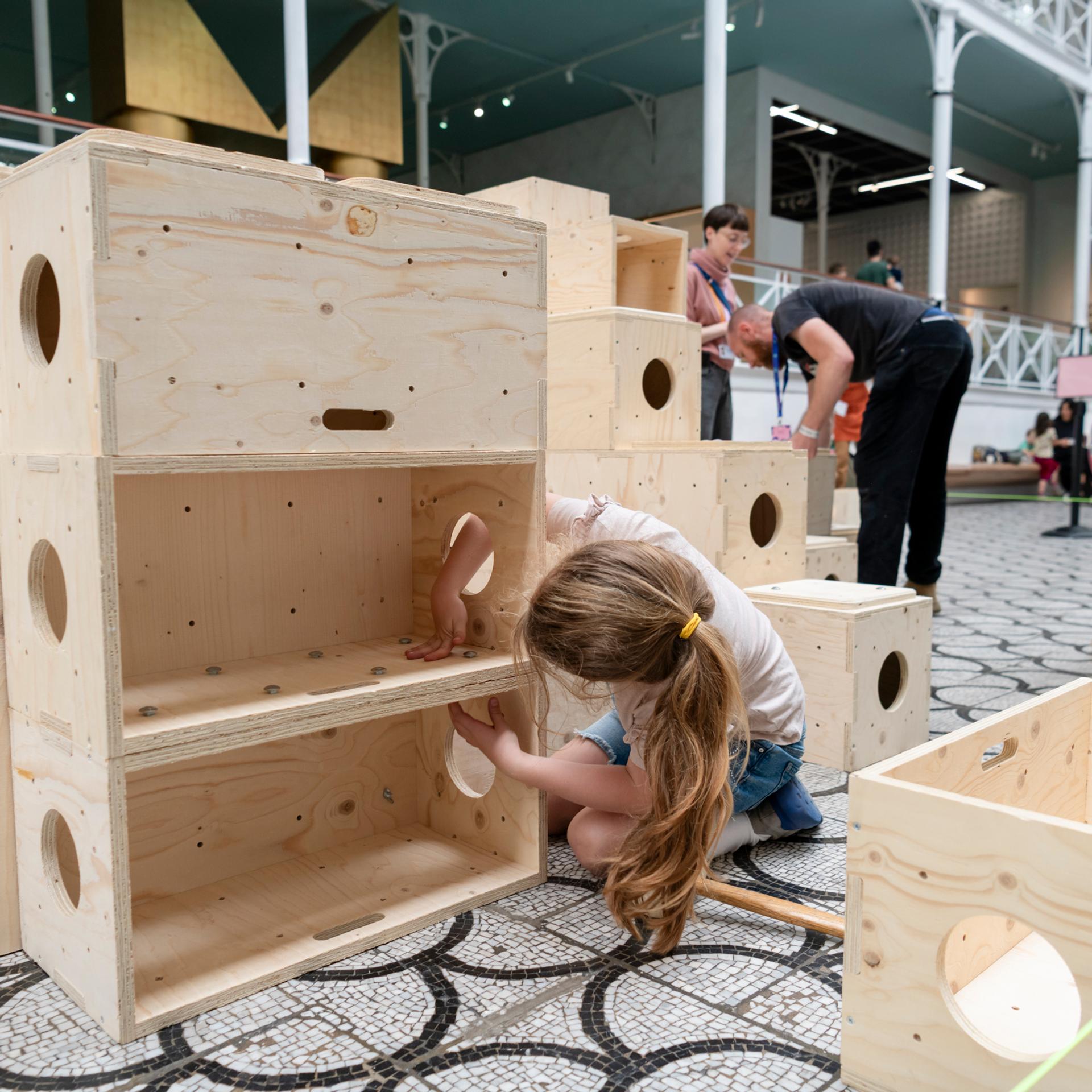 Young V&A “Learn to Build”