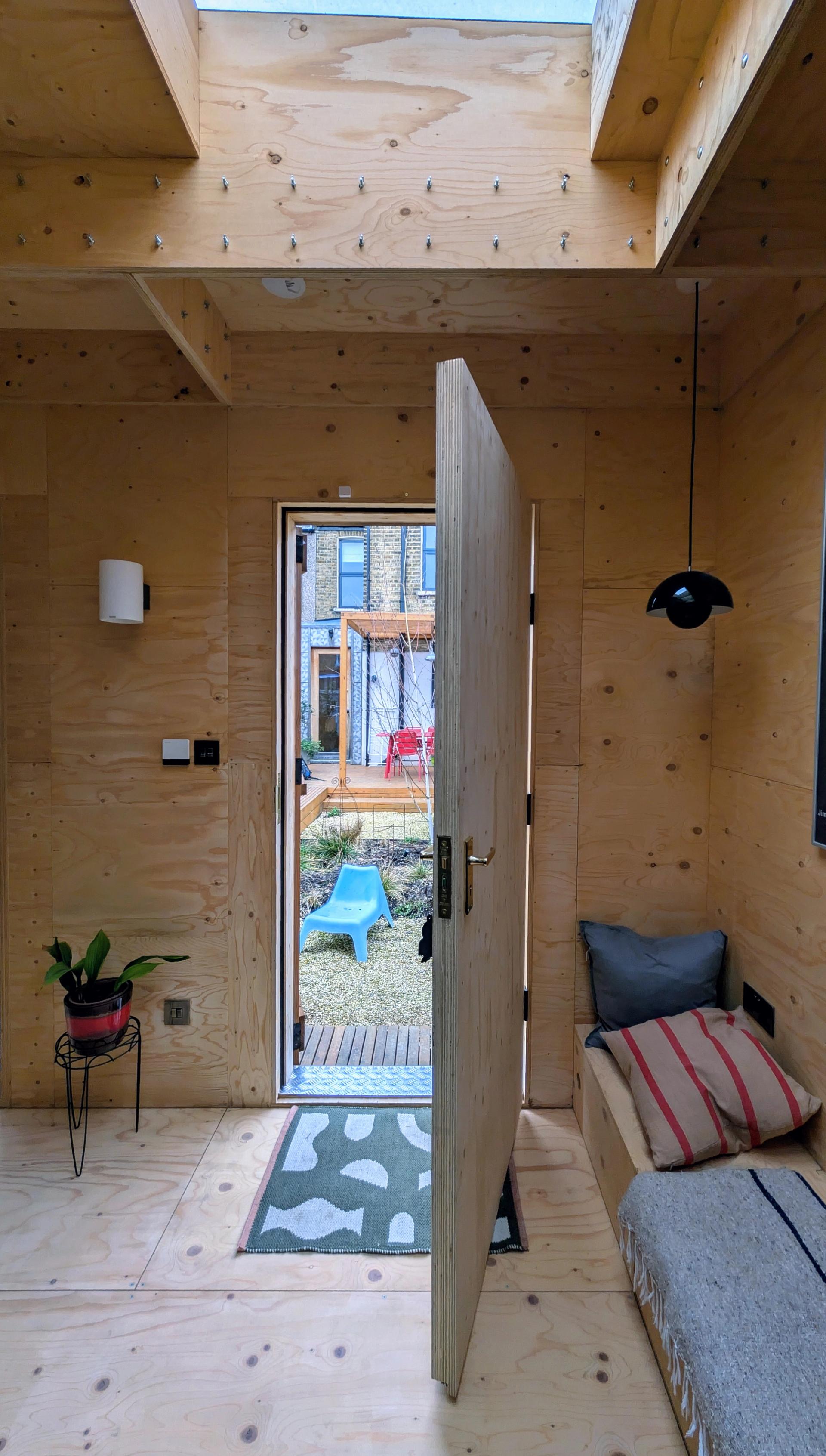 U-Build Garden Studio in London