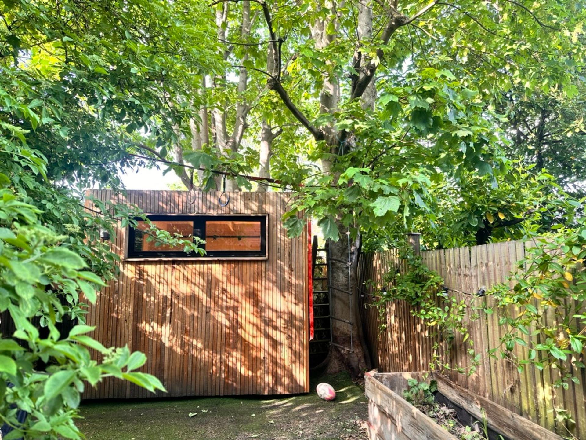 Sinead & Manny's Treehouse Pod, 2026.