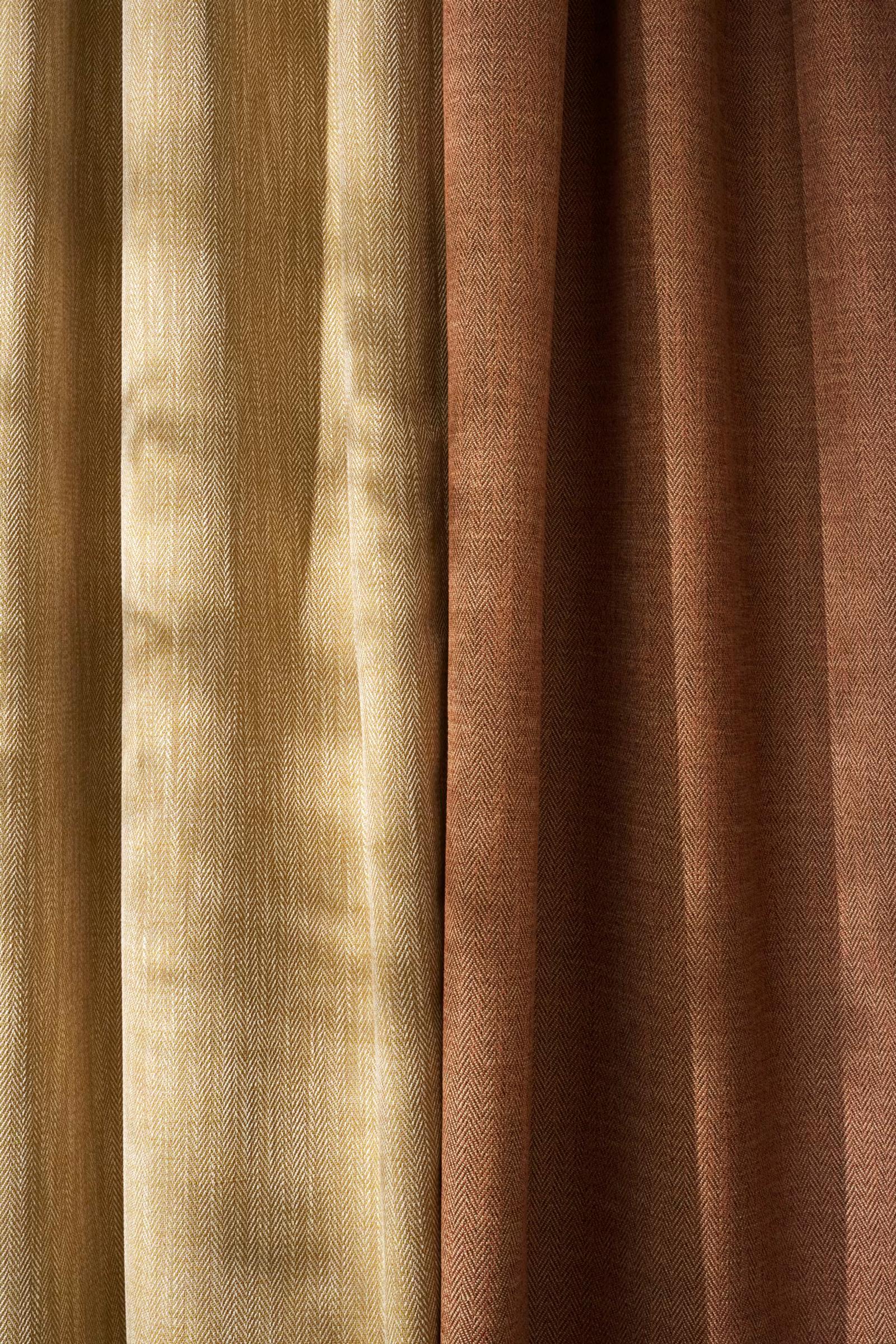 Aubrey — Curtain 3