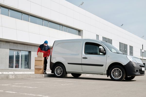 The Last-Mile Delivery Puzzle: How Small 3PLs Win Big
