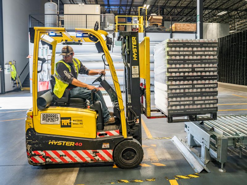 Cross-Docking Explained: Faster Shipping, Lower Costs