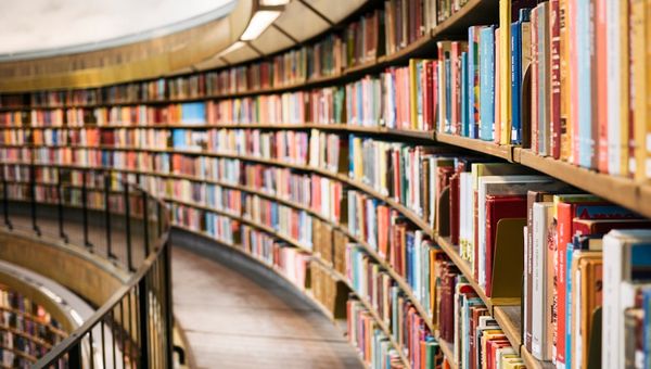 Comment lire plus et mieux en 2026 : le guide des formats et habitudes