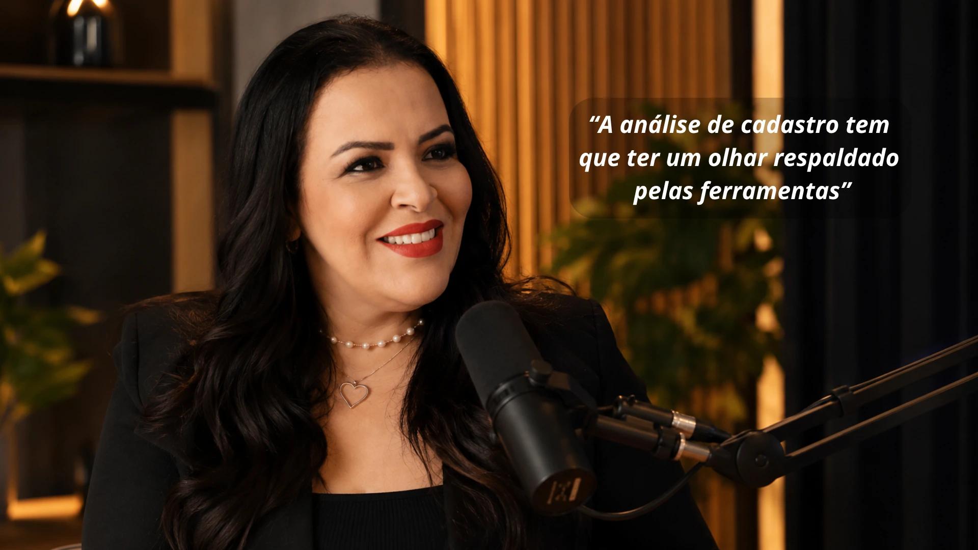 Valéria respondendo questão sobre análise de ficha da Alude
