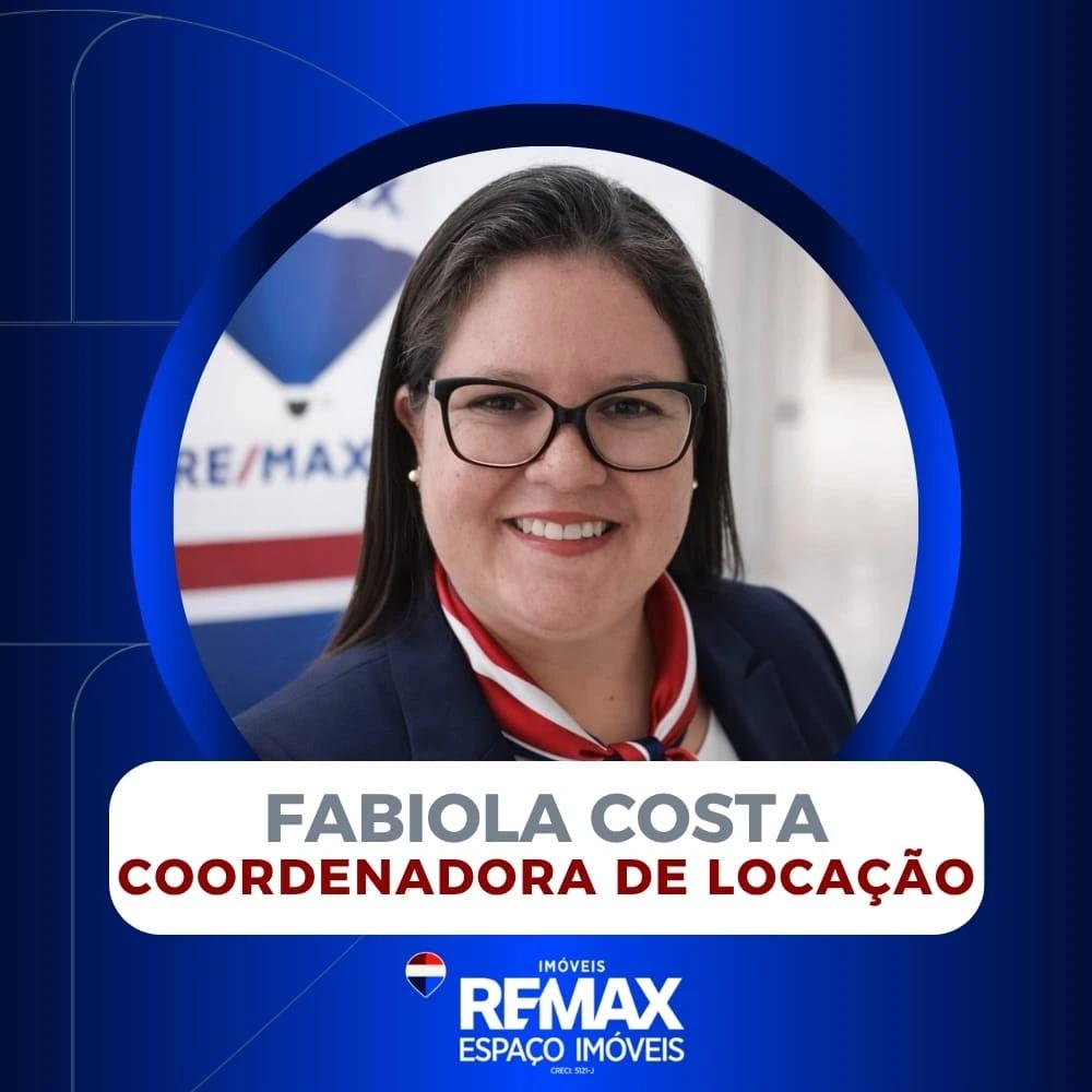 foto de perfil de Fabíola Costa, coordenadora de locação sorrindo após automação dos processos burocráticos da locação com o sistema Alude