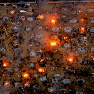 delhi crematoriums overwhelmed