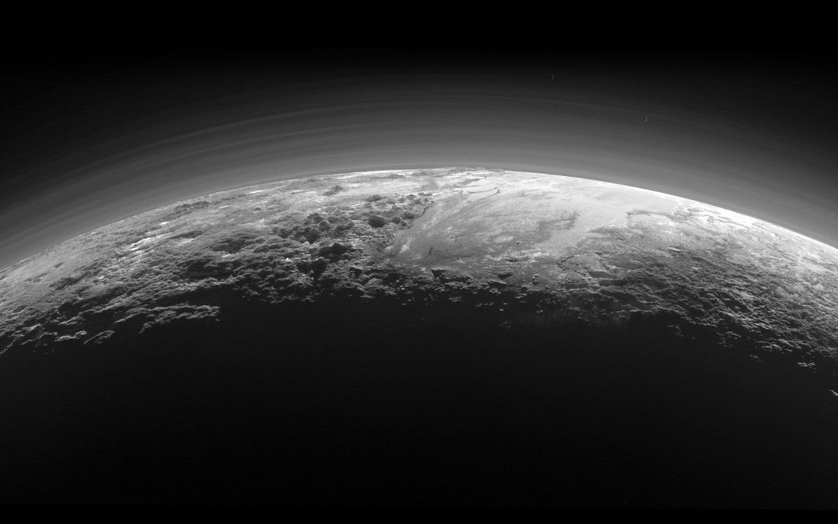 pluto atmosphere disappearing