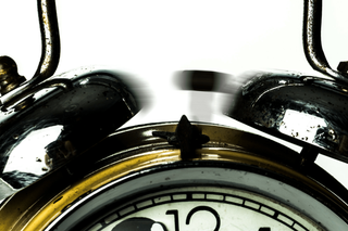 how to feel more awake in the morning