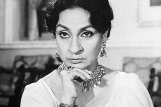 how to handle attention seeking person