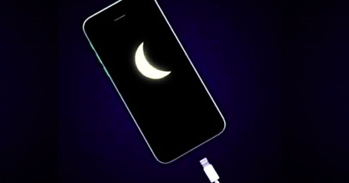 We Really Shouldn’t Be Sleeping With a Mobile Phone Near or in Our Beds