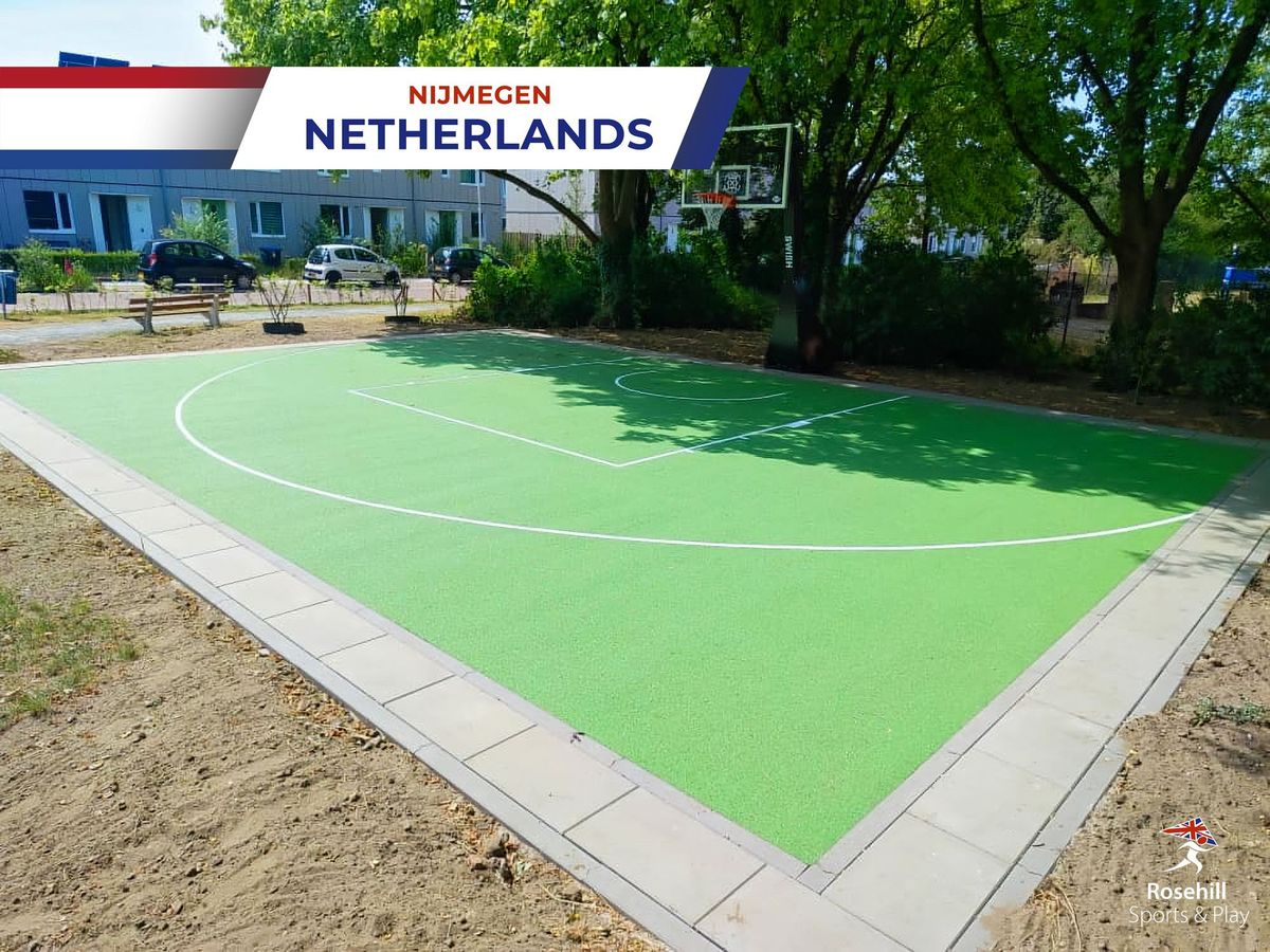 Green basketball court in Nijmegen - Image 2