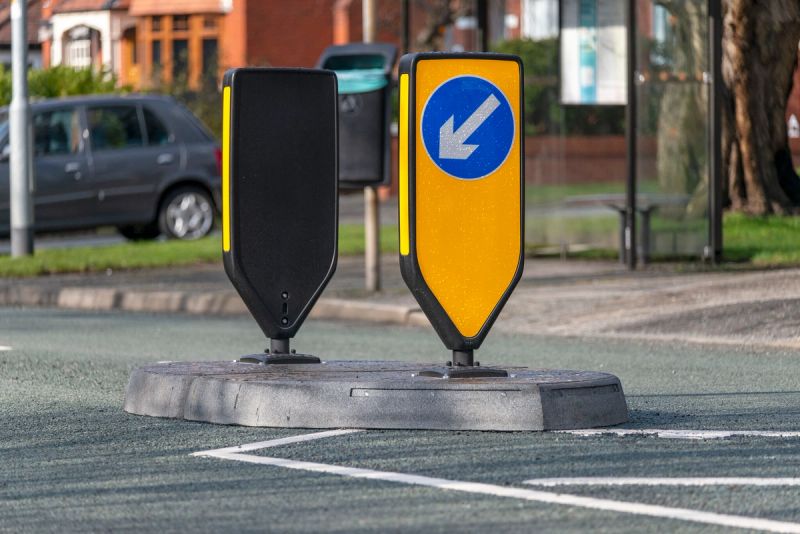 Strategies to minimise risky overtaking and unsafe driving