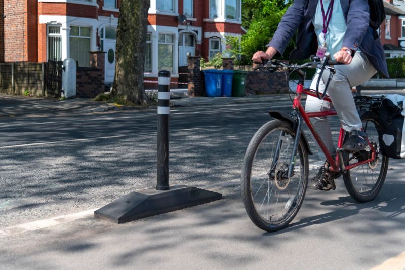 Boosting cyclist confidence with flexible lane protection