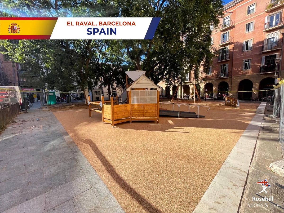 New Park Installed In El Raval, Barcelona - Image 4