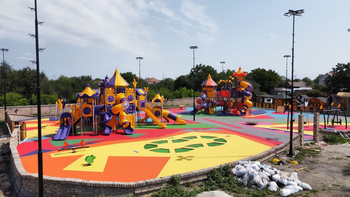 Petting Zoo Playground  - Image 1