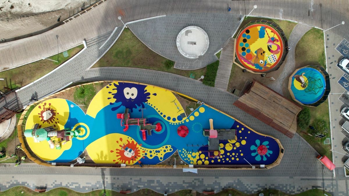 Vibrant Public Playground Along The Coastline Of Iquique - Image 2
