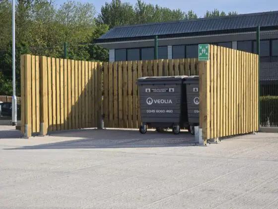 Open sided Eurobin store
