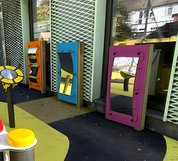 Concave Mirror Play Panel Thumbnail 5