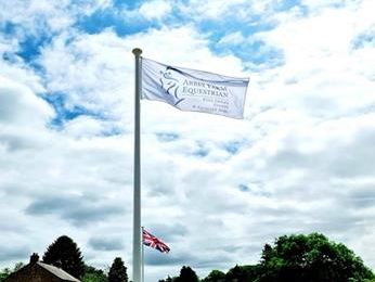 Classic fibreglass flag pole Thumbnail 4