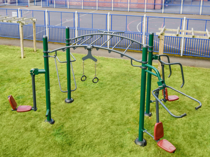 Mini Outdoor Fitness Rig Thumbnail 2