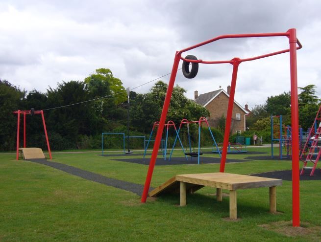Playquip - Halo Design with wooden ramps