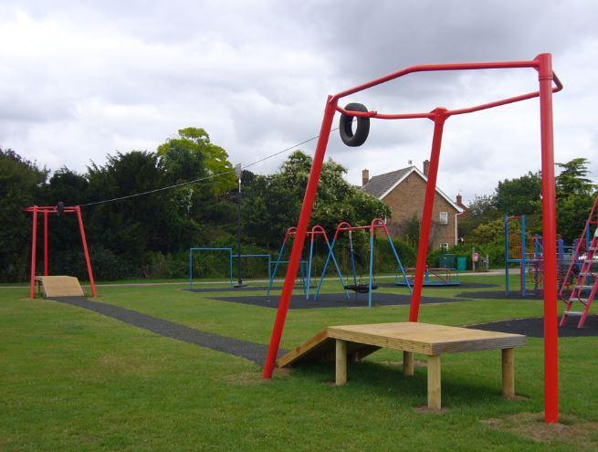 Playquip - Halo Design with wooden ramps
