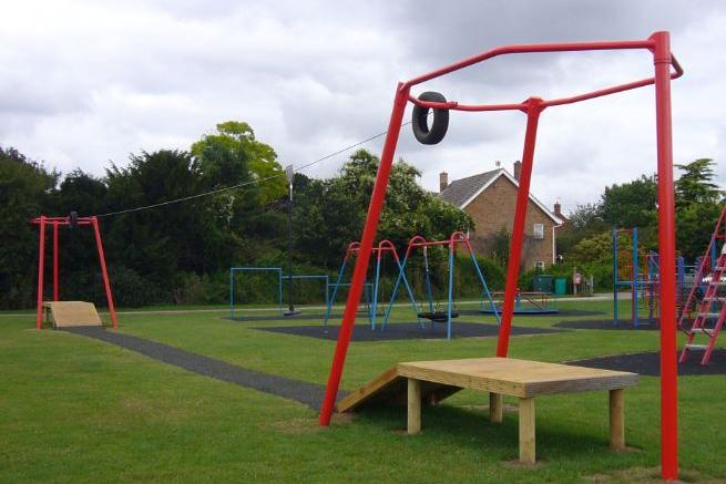 Playquip - Halo Design with wooden ramps