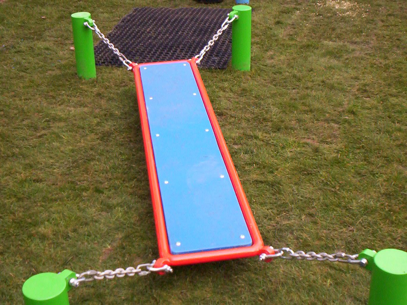 Wobble board (Metal) Thumbnail 1