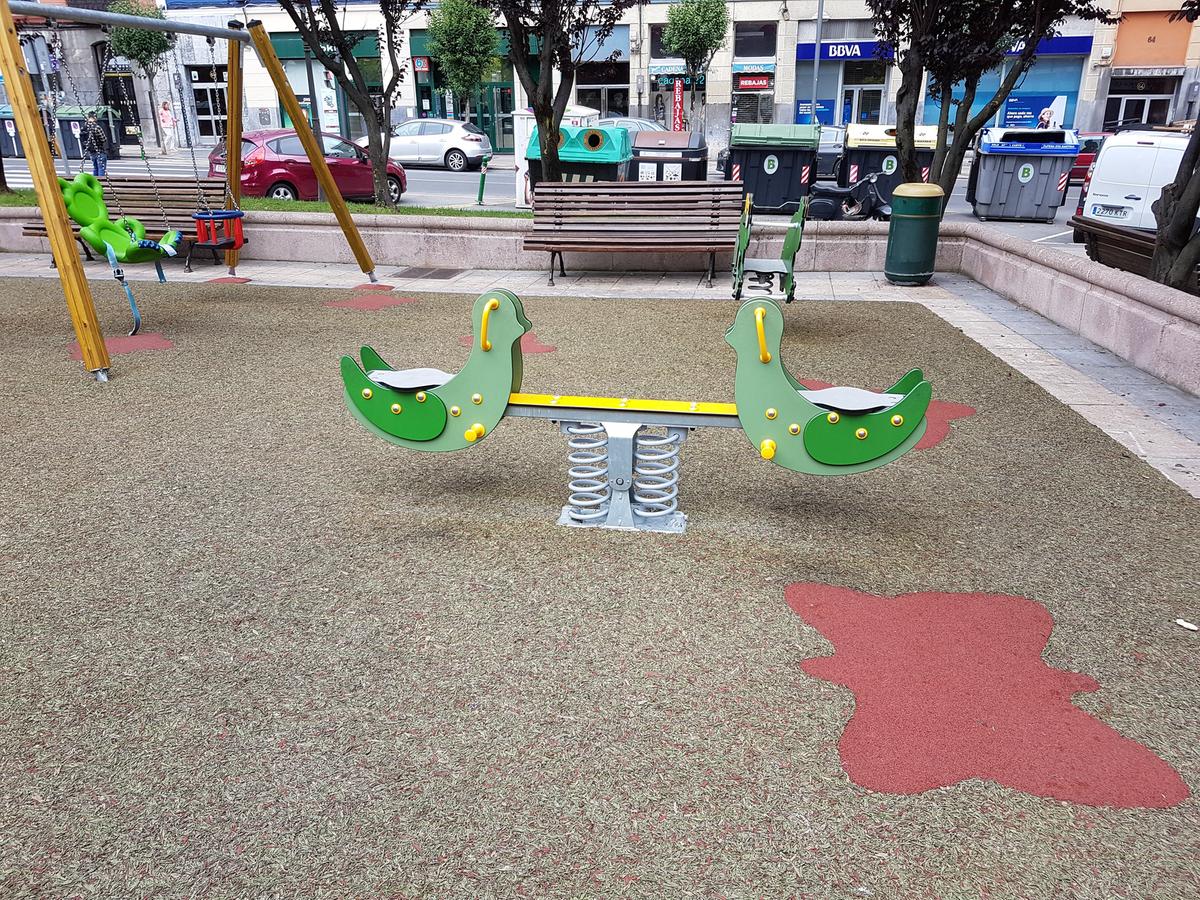 Bird Seesaw Thumbnail 4