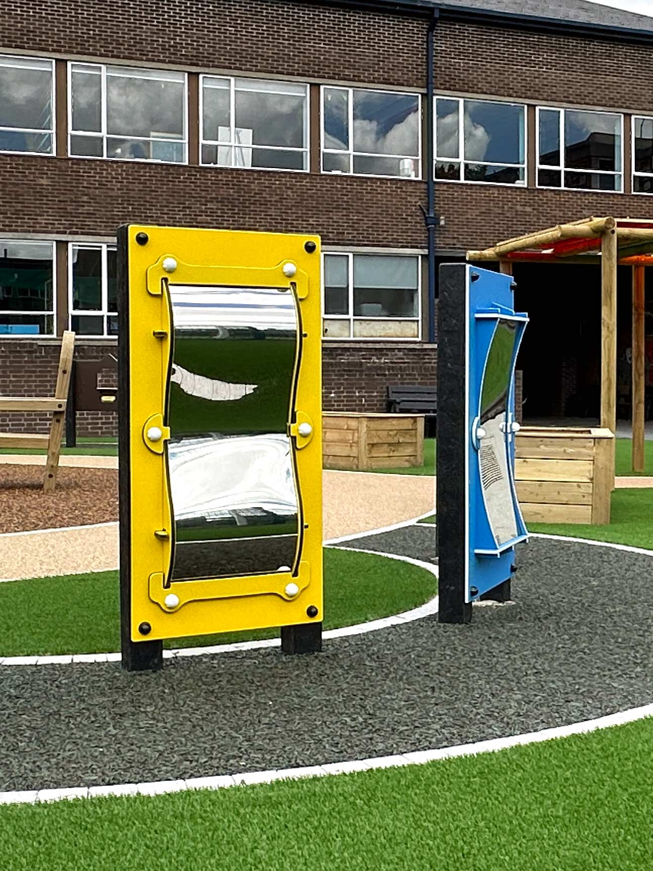 Concave Mirror Play Panel Thumbnail 6