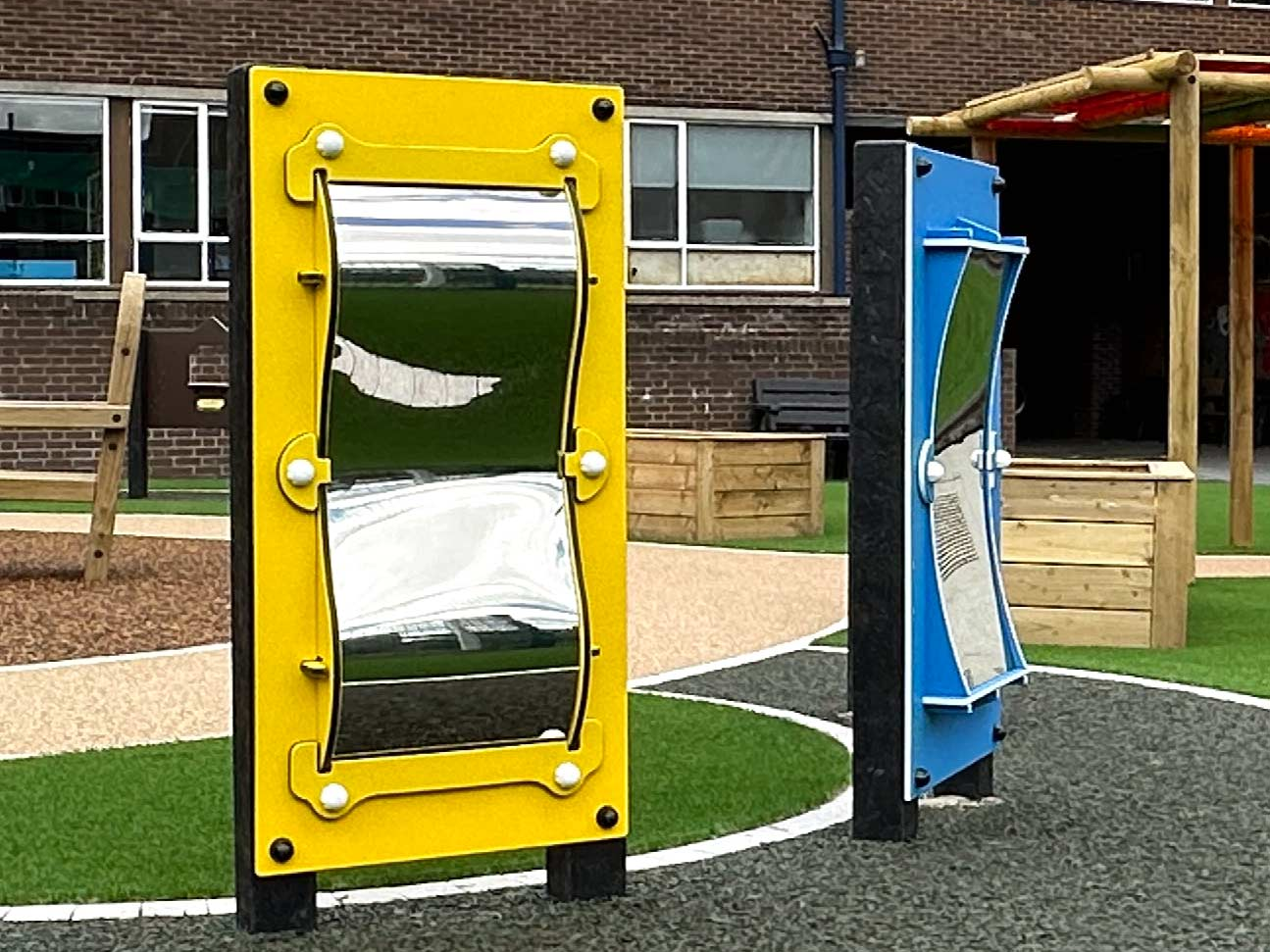 Concave Mirror Play Panel Thumbnail 6