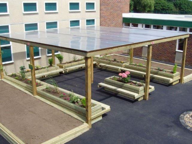 Pergolas with planters Thumbnail 2