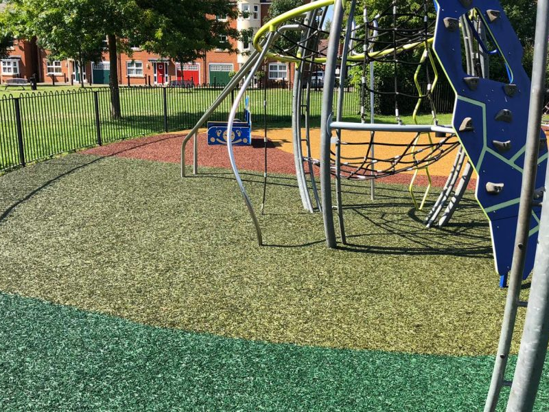 Bonded Rubber Mulch Thumbnail 1