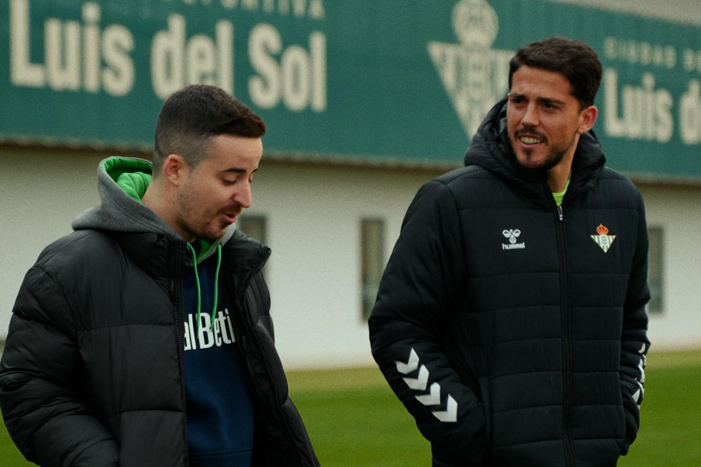 La sorpresa del Real Betis, Pablo Fornals y REVEL a un aficionado bético damnificado por la DANA La sorpresa del Real Betis, Pablo Fornals y REVEL a un aficionado bético damnificado por la DANA