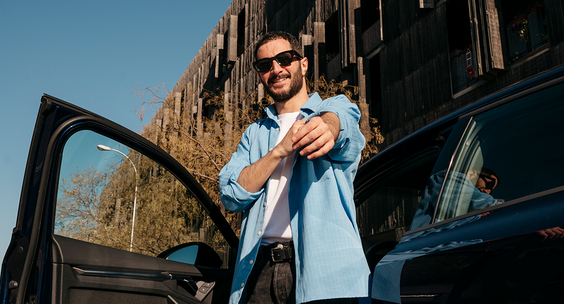 Renting Sin Entrada Land Rover Velar