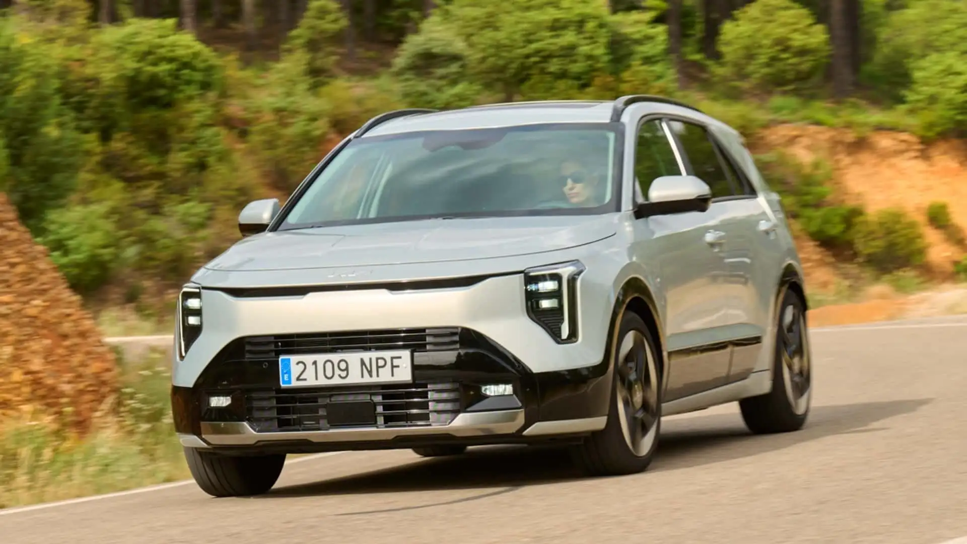 Kia XCeed vs Kia Niro | ¿Cuál es el mejor? [2026]