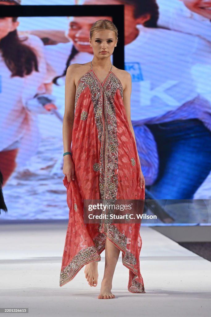 Coral Élan Couture