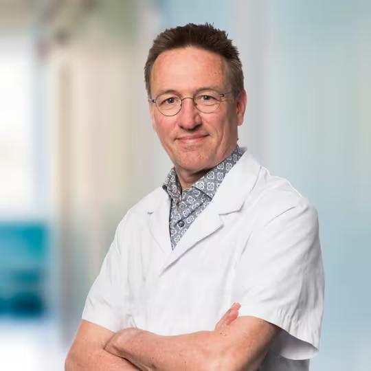 Dr. Ralph Huits