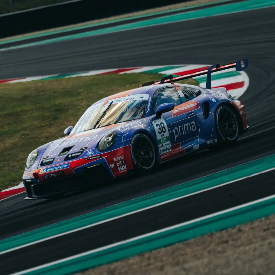 Piloto Porsche cup del Team Prima
